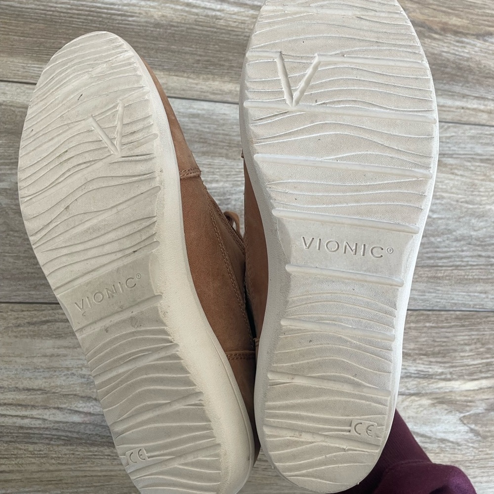 Vionic sneaker boot - Picture 4 of 6